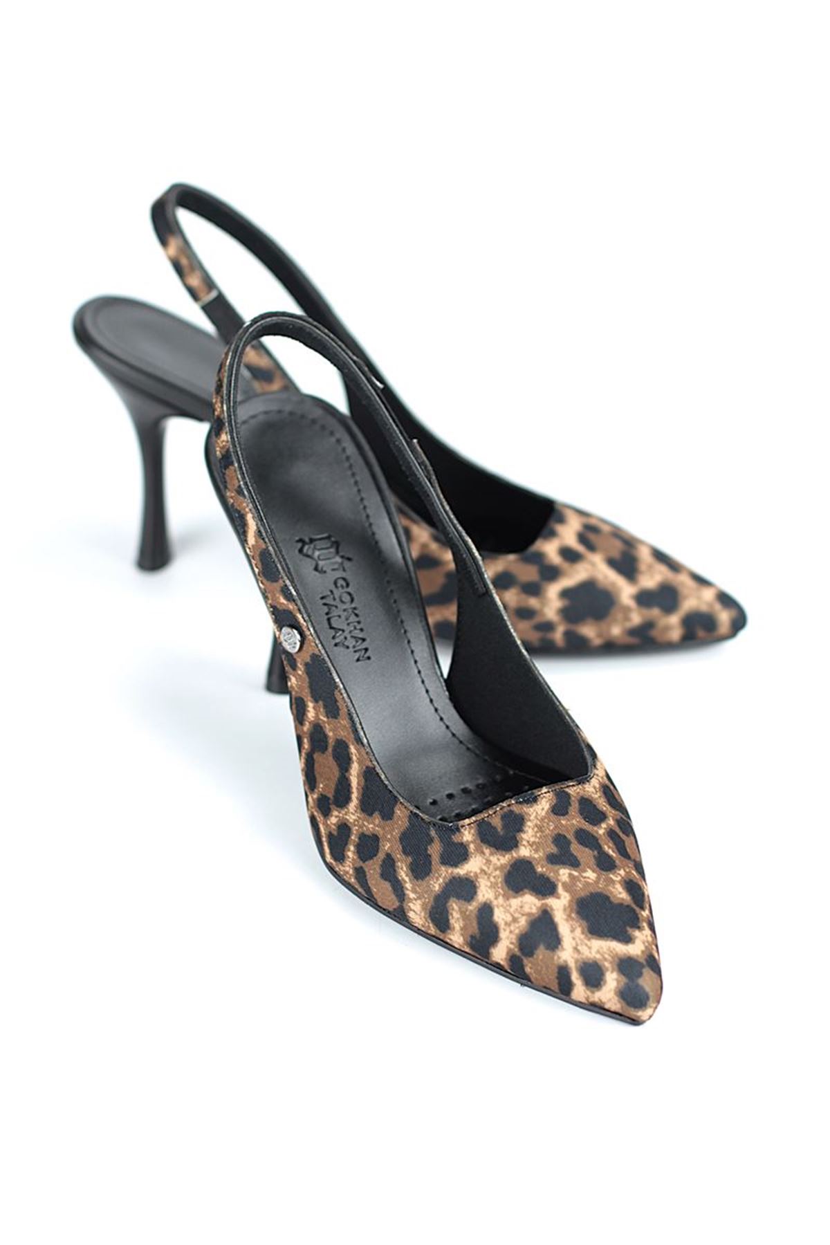 Gökhan Talay Lavender Esnek Yumuşak Kaymaz Taban (6-8 cm) Leopar Açık Lastikli Kadın Topuklu Ayakkabı