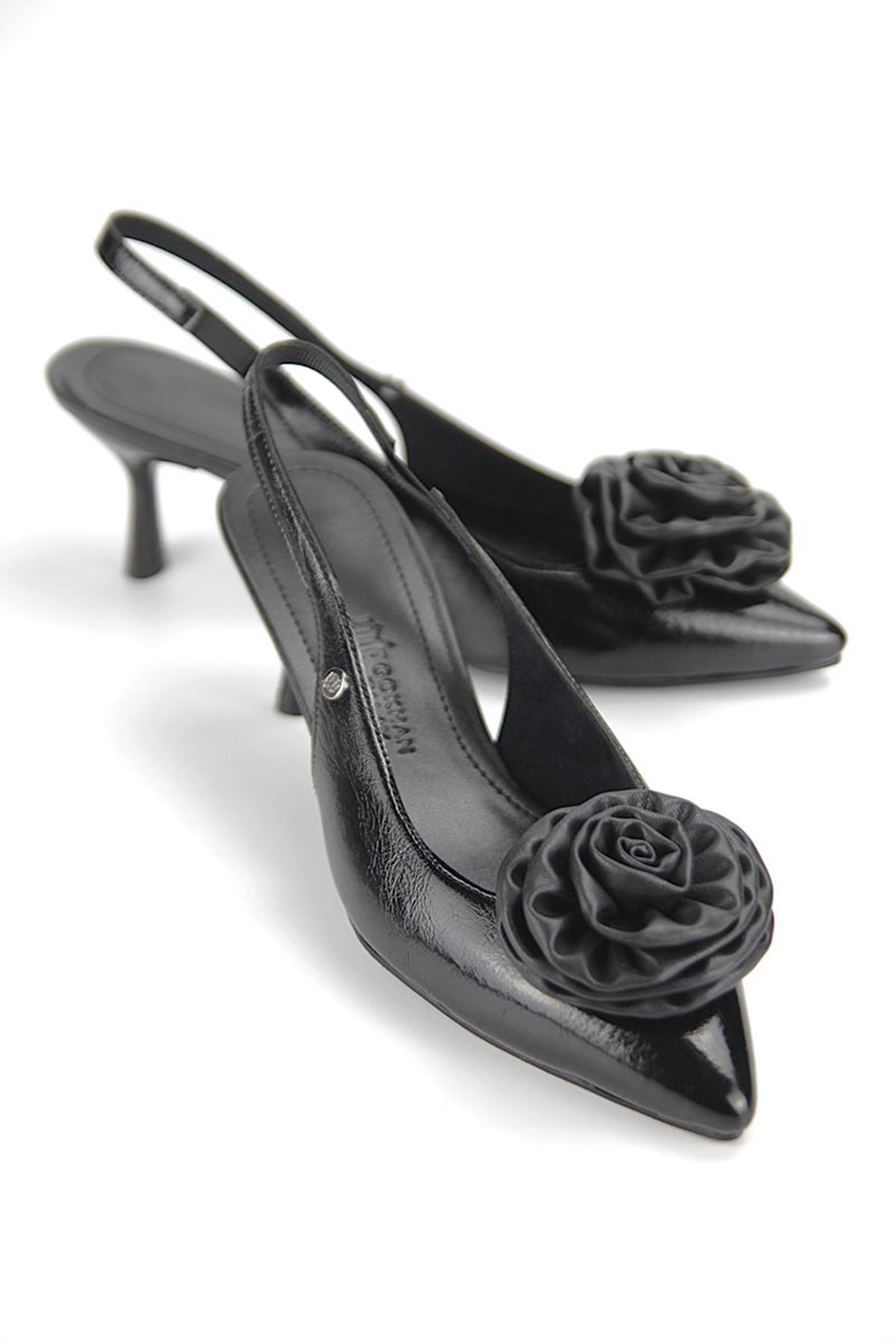 Fiore Ayakkabı Rose Fairy Esnek Yumuşak Kaymaz Taban (4 cm) Siyah Rugan El Yapımı Gül Detaylı Açık Lastikli Kadın Topuklu Ayakkabı