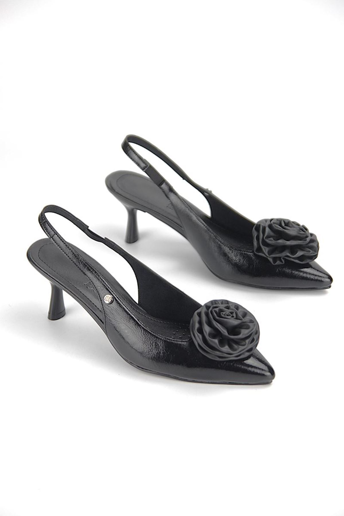 Fiore Ayakkabı Rose Fairy Esnek Yumuşak Kaymaz Taban (4 cm) Siyah Rugan El Yapımı Gül Detaylı Açık Lastikli Kadın Topuklu Ayakkabı
