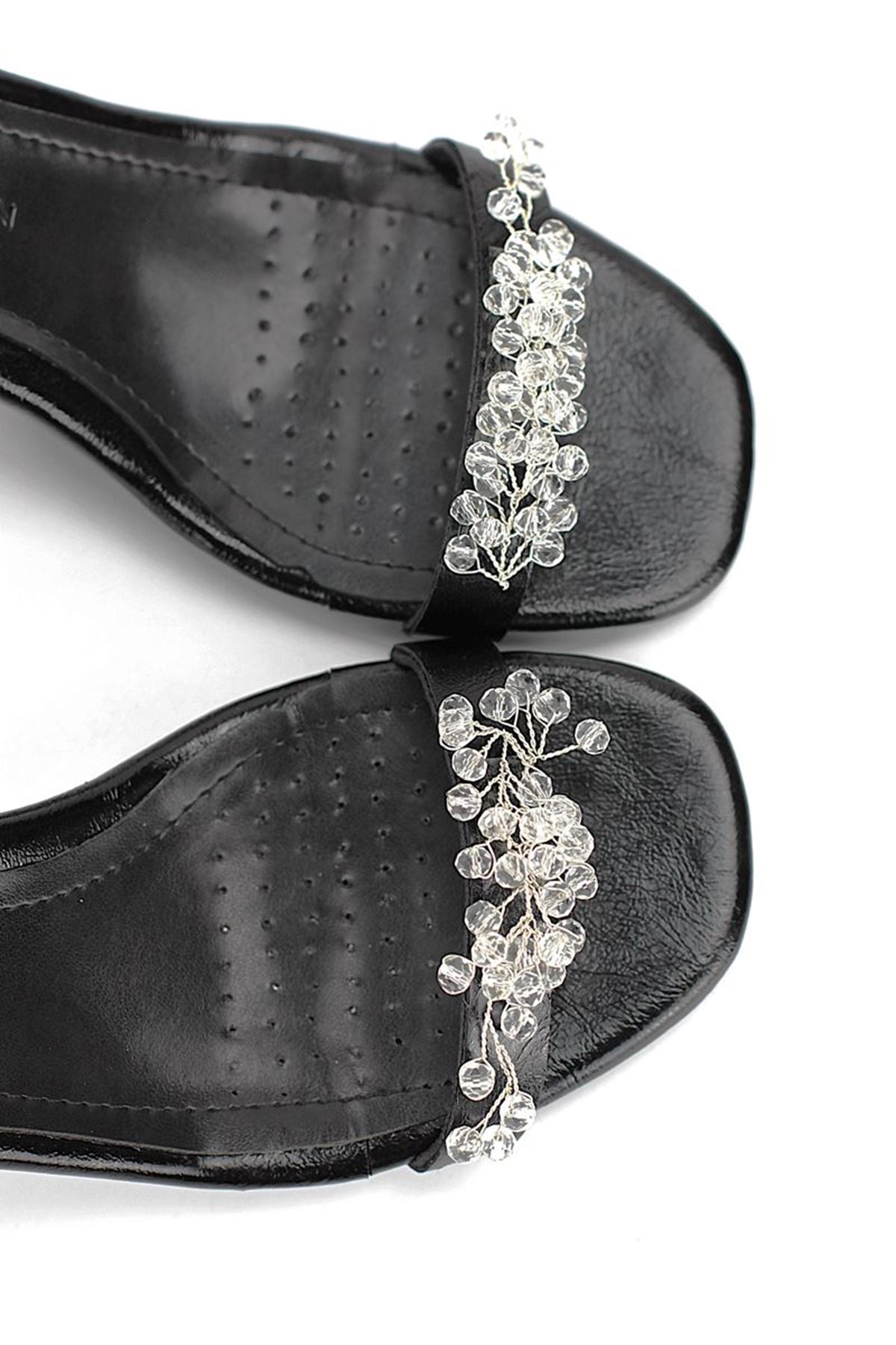 Fiore Ayakkabı Pearl Esnek Yumuşak Kaymaz Taban (4 cm) Siyah Rugan El Yapımı Şeffaf Boncuk Detaylı Kadın Topuklu Ayakkabı