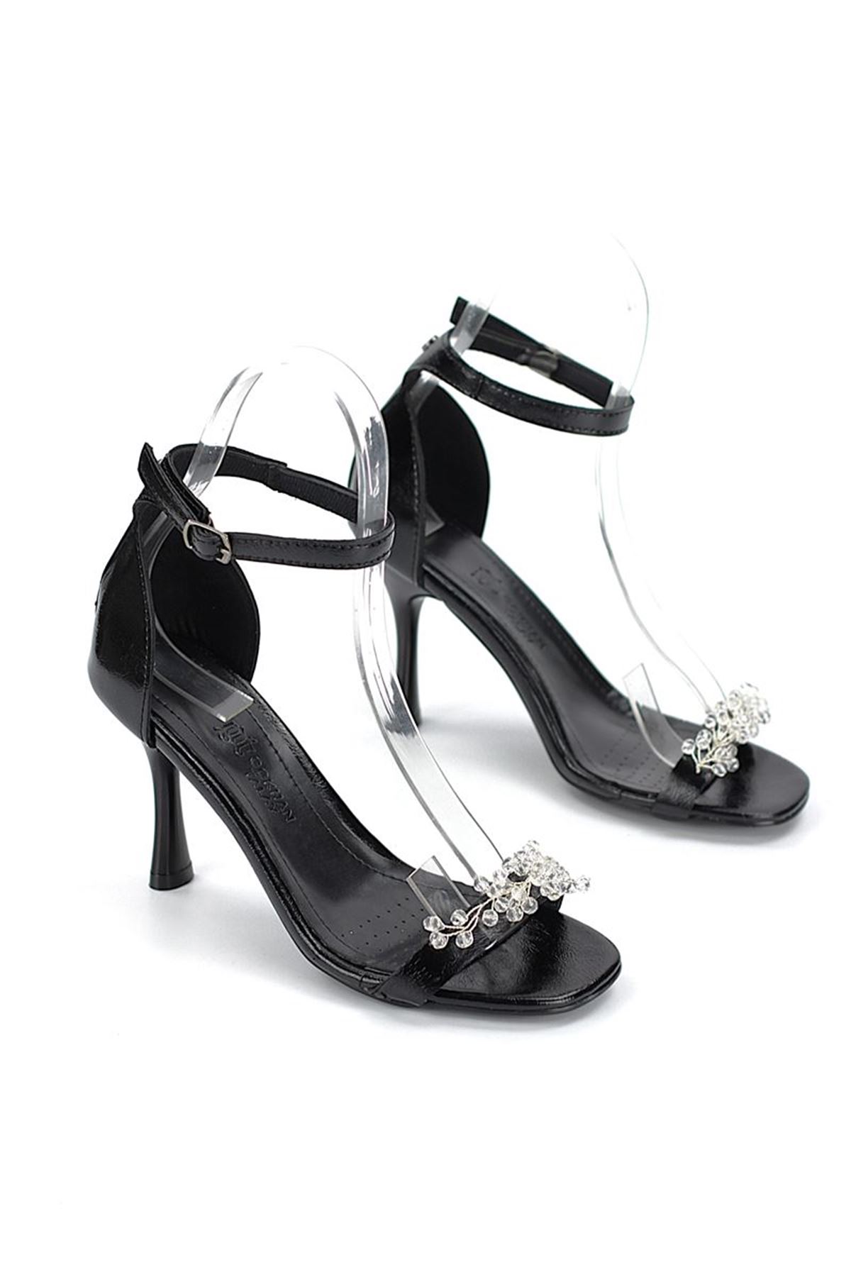 Fiore Ayakkabı Zaya Esnek Yumuşak Kaymaz Taban (8 cm) Siyah Rugan El Yapımı Şeffaf Boncuk Detaylı Kadın Topuklu Ayakkabı