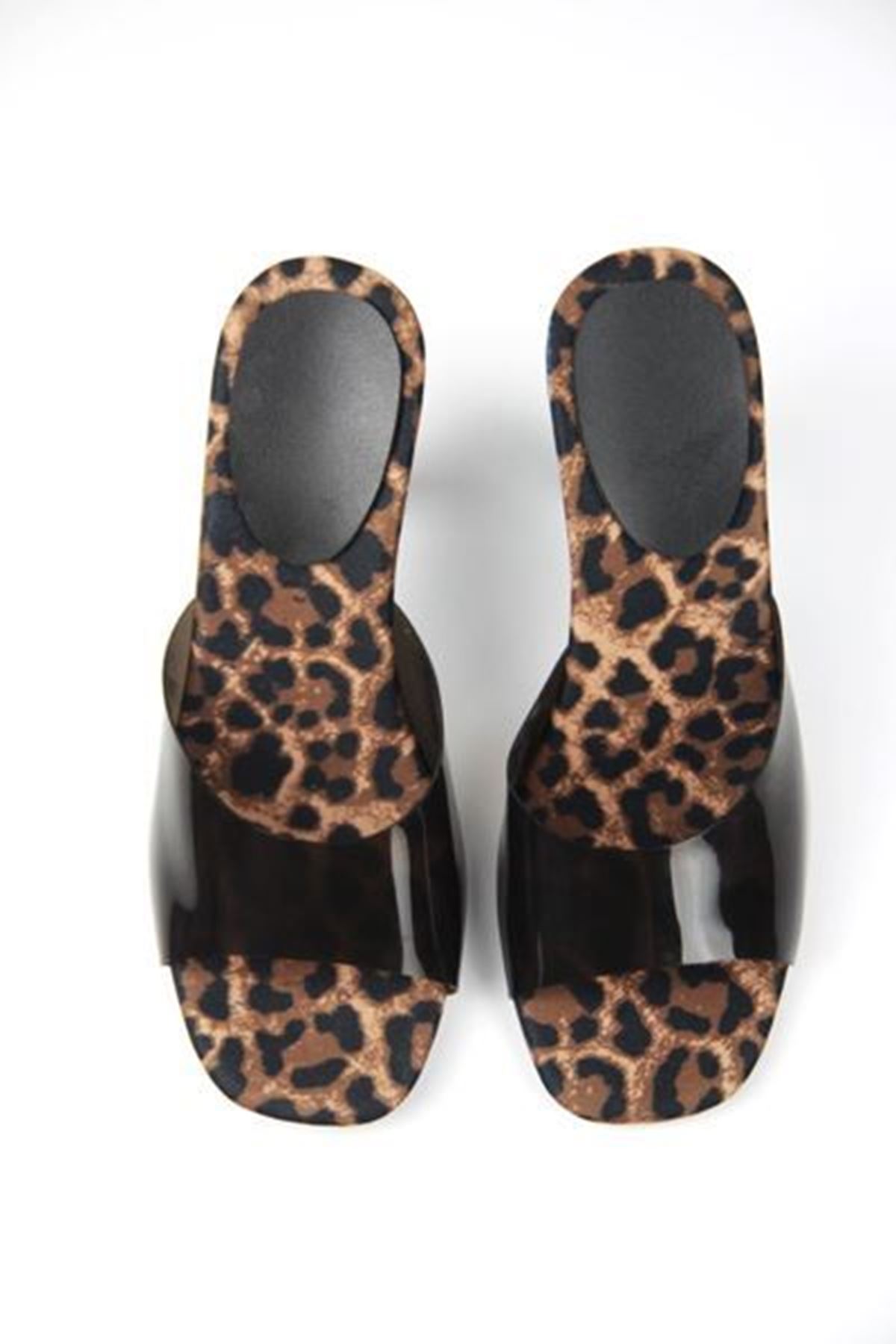 Gökhan Talay Hannah Kadın Leopar Desen Tabanlı Siyah Şeffaf Şeritli Orta Topuklu (8 CM) Topuklu Terlik