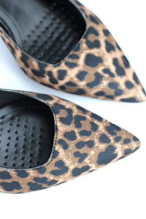 Fiore Ayakkabı Magnolia Esnek Yumuşak Kaymaz Taban (4 cm) Leopar Açık Lastikli Kadın Topuklu Ayakkabı