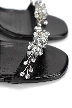 Fiore Ayakkabı Pearl Esnek Yumuşak Kaymaz Taban (4 cm) Siyah Rugan El Yapımı Gümüş Boncuk Detaylı Kadın Topuklu Ayakkabı